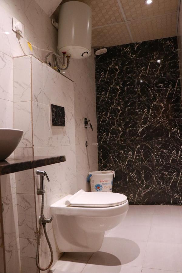 Amrit Hotel นิวเดลี ภายนอก รูปภาพ