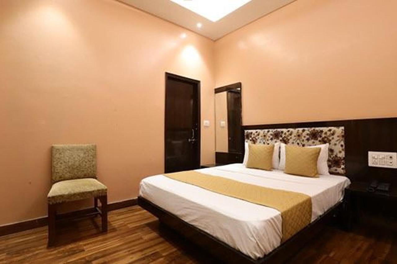 Amrit Hotel นิวเดลี ภายนอก รูปภาพ
